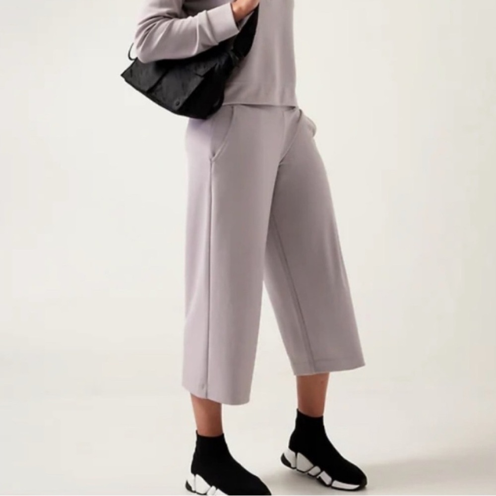 Athleta Seasoft Wide‎ Crop Pant Tinsel Purple XS